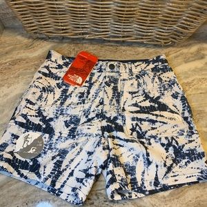 North face girls flashdry shorts.    Nwt
